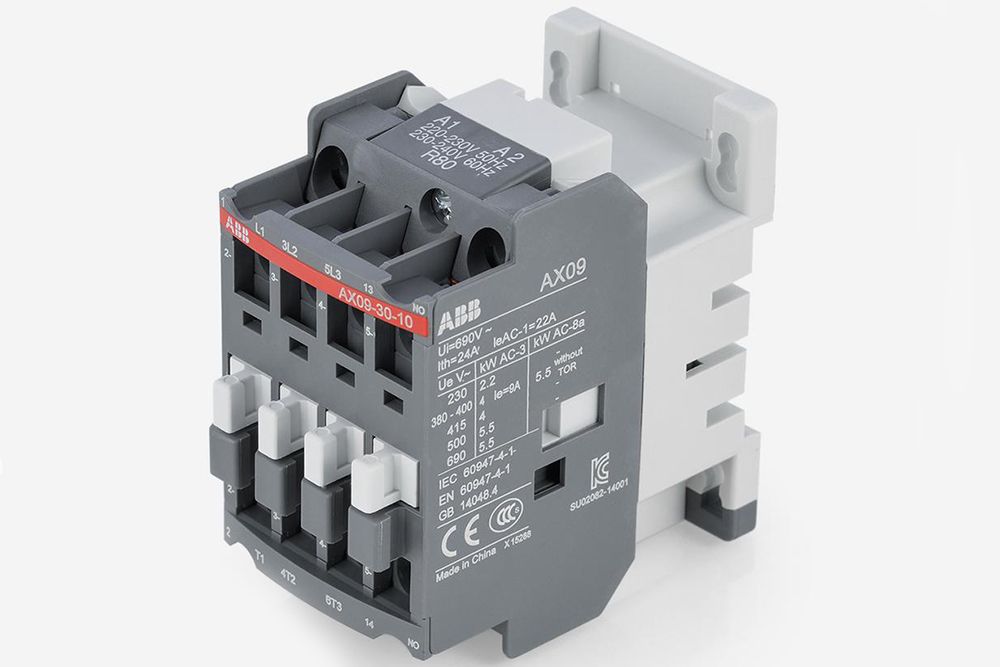 Стационарный контактор типа AX от ABB 
